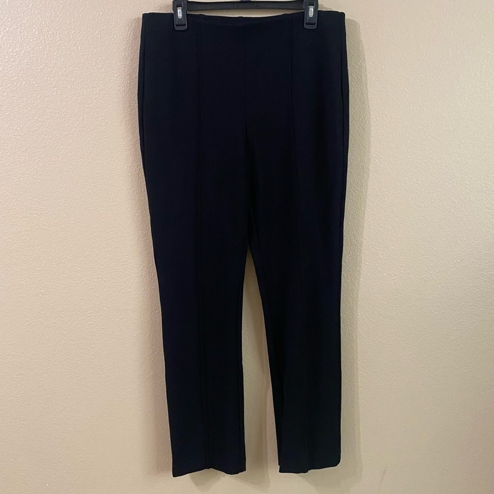 Chicos Size 1.5 Short US M 10 Black Ponte Knit Straight Leg Pull On Work Pants